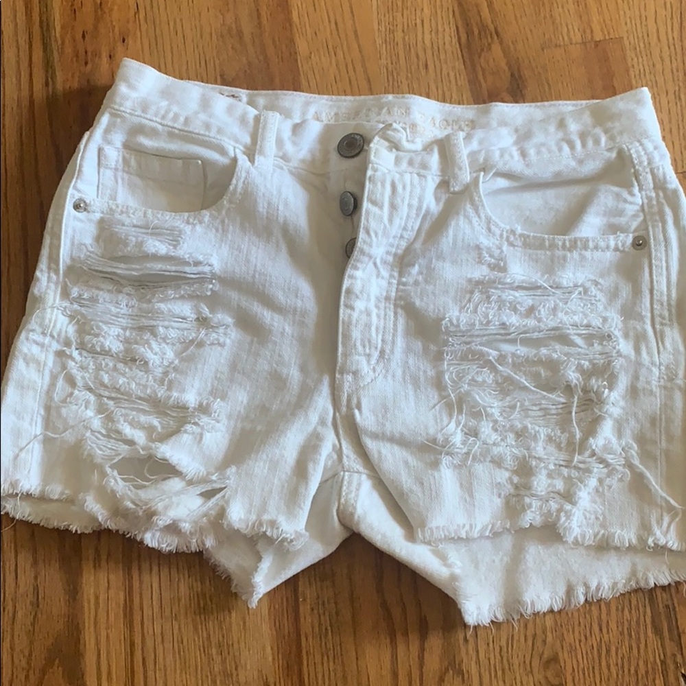 White American eagle shorts